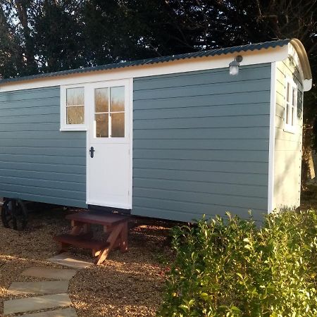 Yew Tree View Luxury Shepherd'S Hut 스터민스터뉴턴 외부 사진