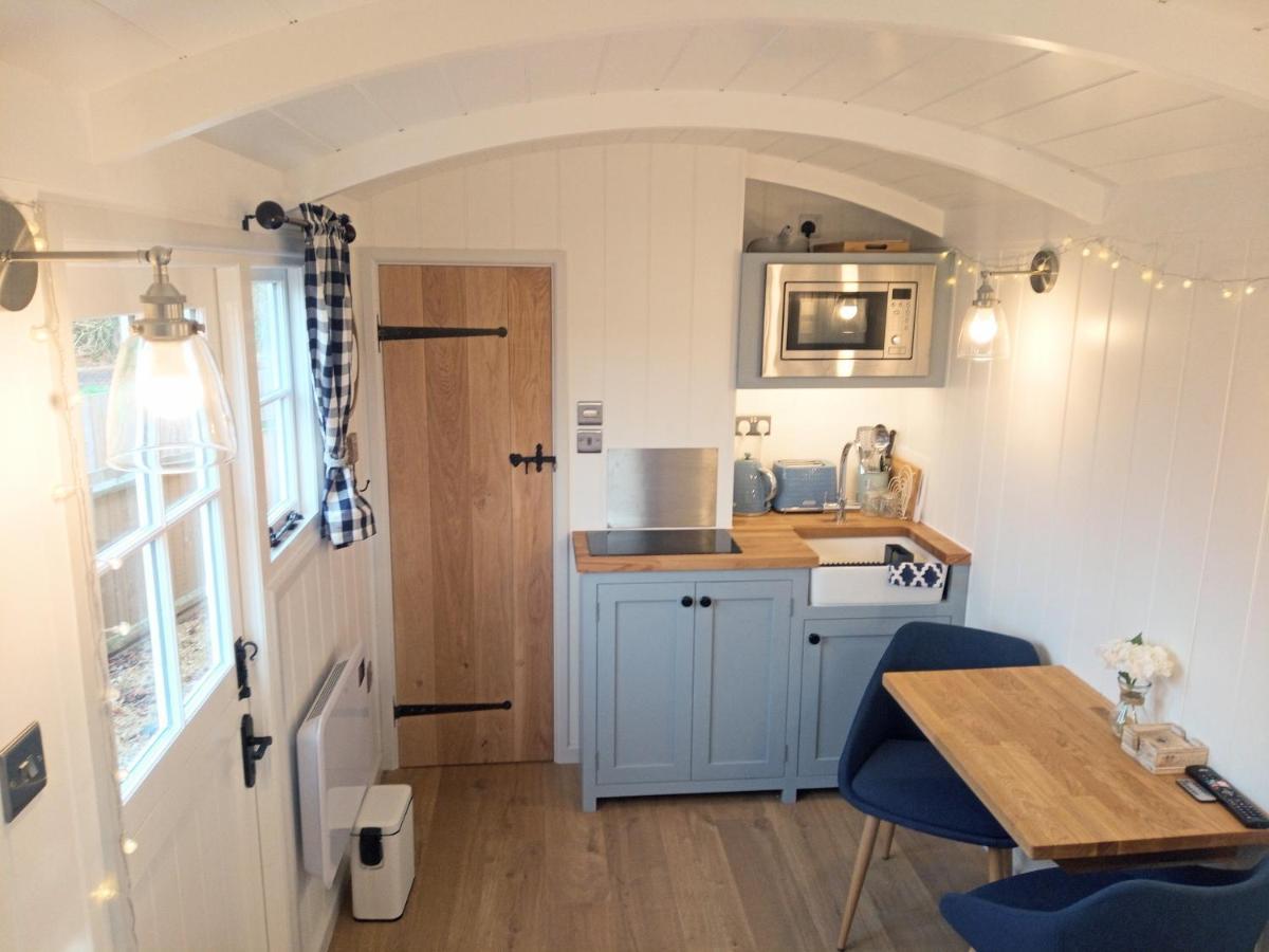 Yew Tree View Luxury Shepherd'S Hut 스터민스터뉴턴 외부 사진