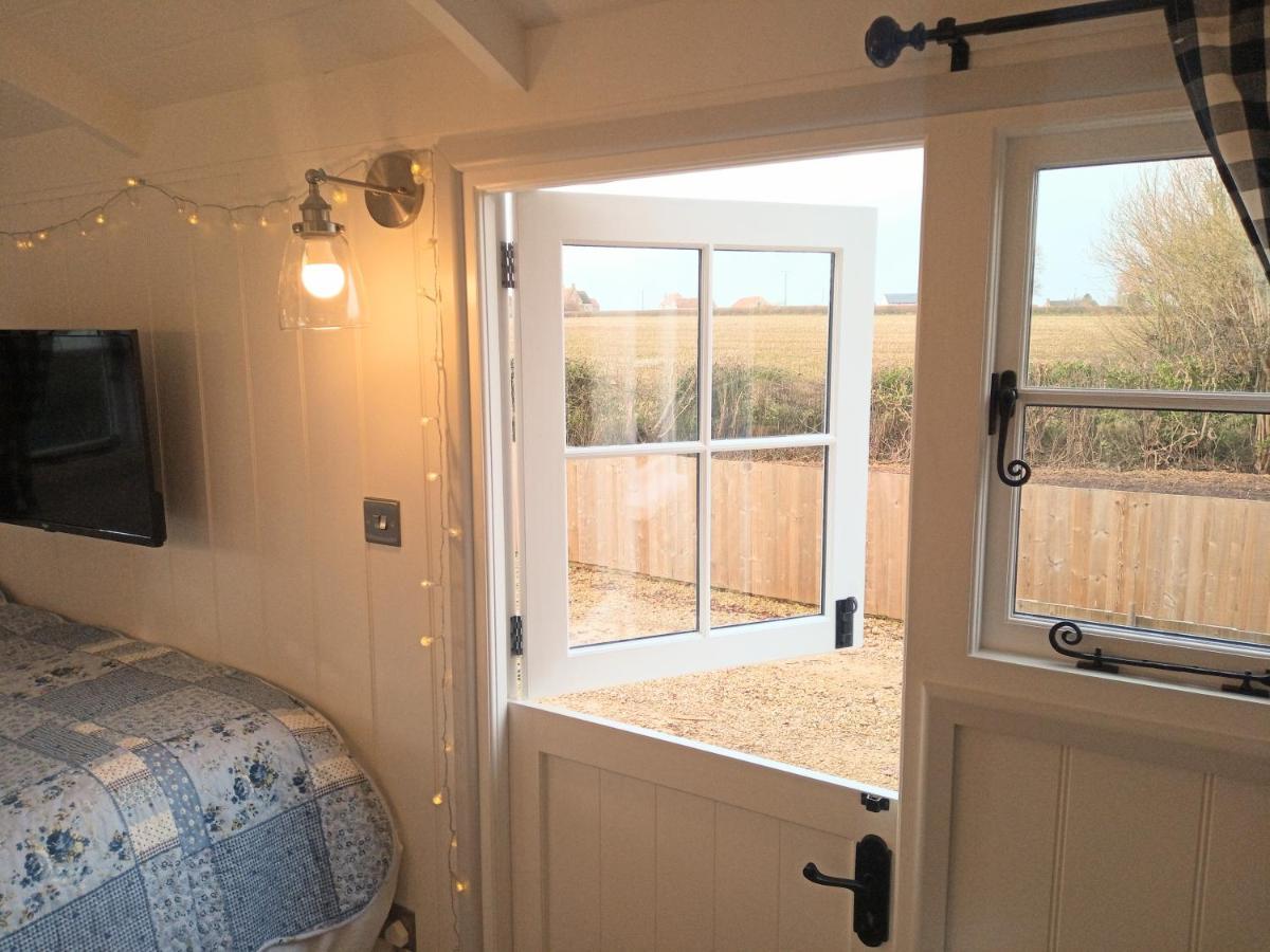 Yew Tree View Luxury Shepherd'S Hut 스터민스터뉴턴 외부 사진
