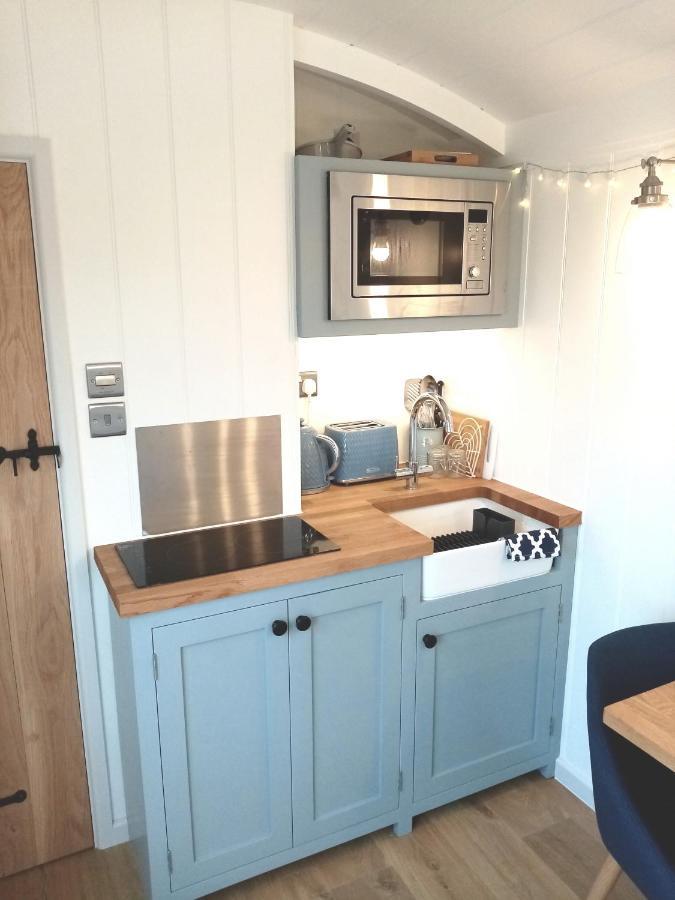 Yew Tree View Luxury Shepherd'S Hut 스터민스터뉴턴 외부 사진